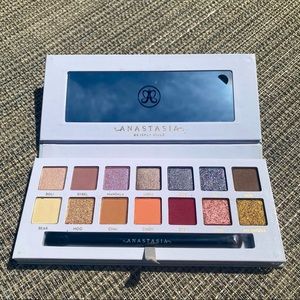 Carli Bybel X Anastasia Beverly Hills Palette